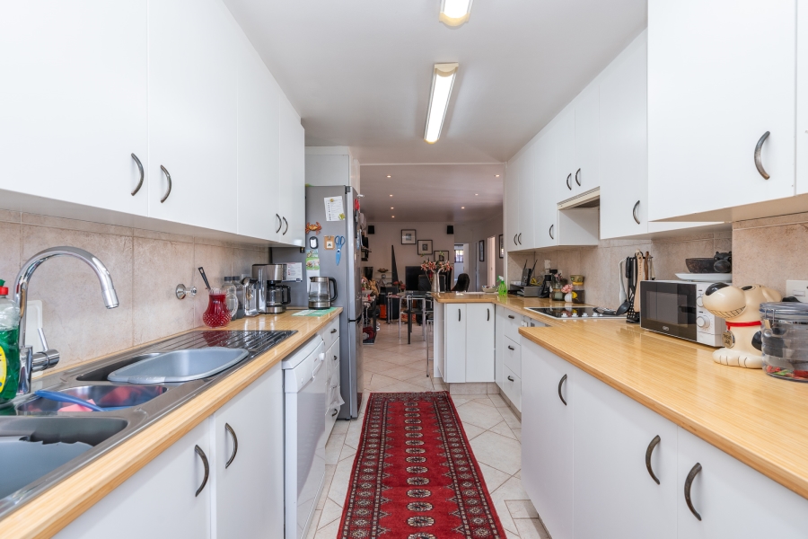 3 Bedroom Property for Sale in Pinelands Western Cape